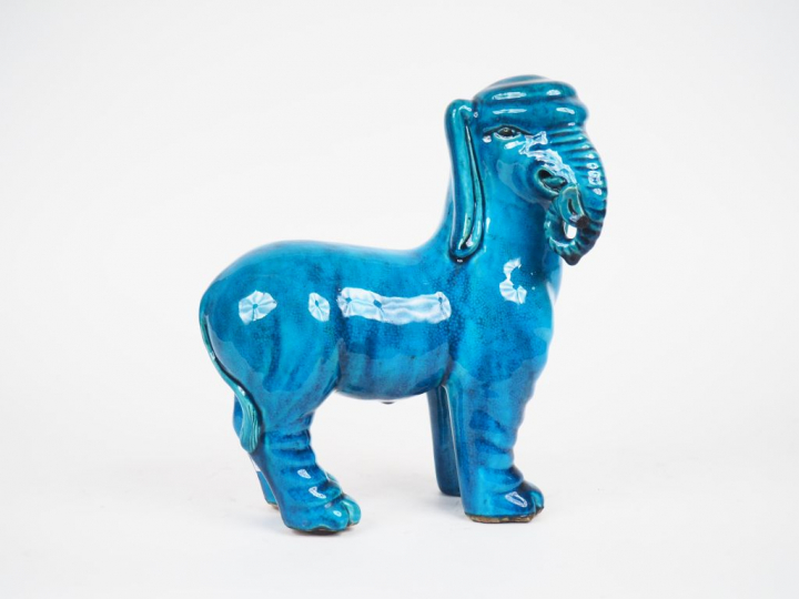 Chine, début XIX siècle, Éléphant en porcelaine émaillée turquoise rep