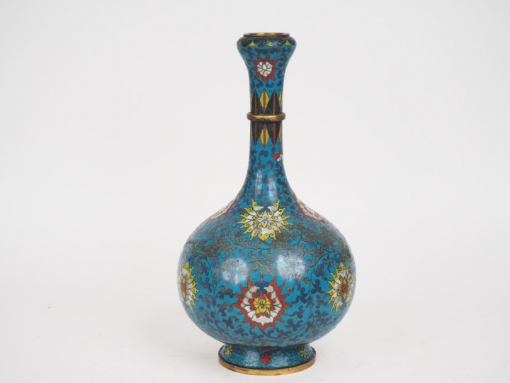 Chine, fin XIXe siècle début XXème siècle Vase bouteille à col bulbeux