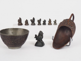 Vente aux enchères Petite cuillère à thé en forme de feuille (L. 14,5), Chine XIXème.  co
