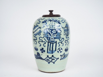 Vente aux enchères Chine, vers 1900 Pot à gingembre à panse ovoïde en porcelaine émaillée