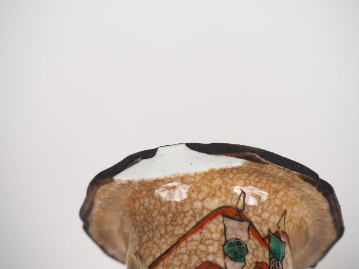 Nankin, fin XIXe siècle,  Paire de petits vases de forme balustre, à d