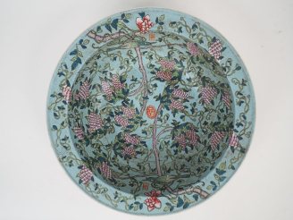 Vente aux enchères Chine deuxième moitié du XXe siècle,  Important bassin en porcelaine e