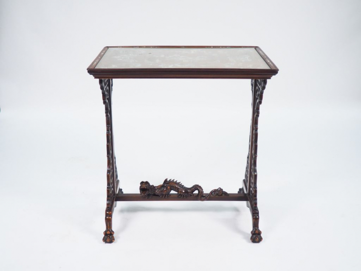 Indochine, vers 1900, travail de Nam Dinh  Table d’appoint en bois, à 