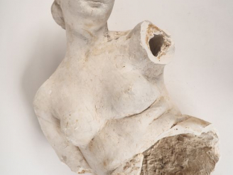 Vente aux enchères Ecole française ou vietnamienne dans le goût de l'école de Hanoï. Bust