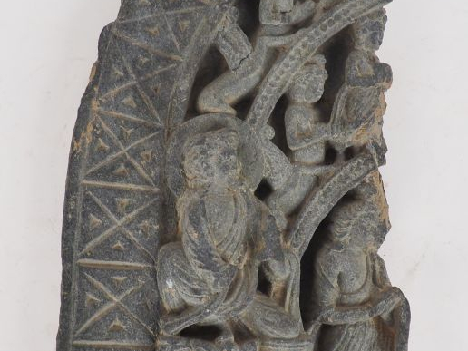 Fragment de relief représentant la première prédication du Boudha (?) 