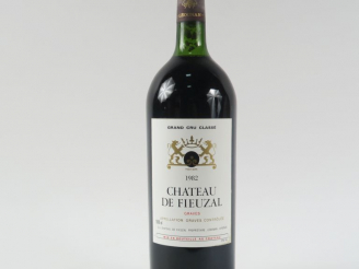 Vente aux enchères 1 MAGNUM CHÂTEAU DE FIEUZAL GCC GRAVES - 1982 - BG