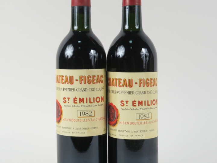 2 BOUTEILLES CHÂTEAU FIGEAC 1er GCC ST EMILION - 1982 - BG/1 ETLA
