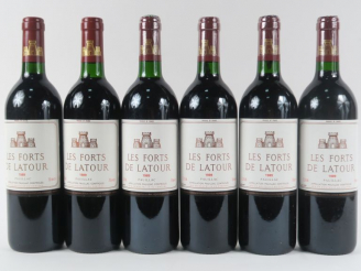 Vente aux enchères 6 BOUTEILLES LES FORTS DE LATOUR PAUILLAC - 1989 - CBOx12 - 2 BG