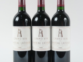 Vente aux enchères 3 BOUTEILLES CHÂTEAU LATOUR 1er GCC PAUILLAC - 1995
