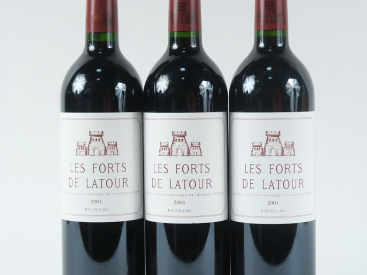 3 BOUTEILLES LES FORTS DE LATOUR PAUILLAC - 2001