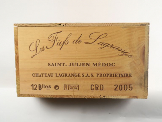 Vente aux enchères 12 BOUTEILLES LES FIEFS DE LAGRANGE ST JULIEN - 2005 - CBO
