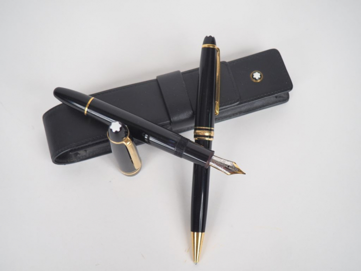 MONTBLANC. Stylo bille et stylo à plume dans leur étui. Signés.