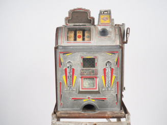 Vente aux enchères Machine à sous américaine Jennings   Cie à Chicago en chêne et métal p