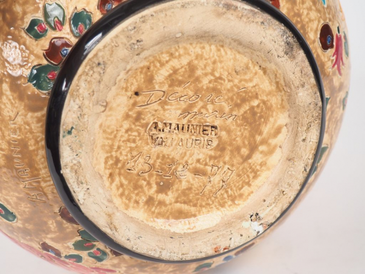 Alain MAUNIER à Vallauris. Grand vase ovoïde en céramique polychrome à