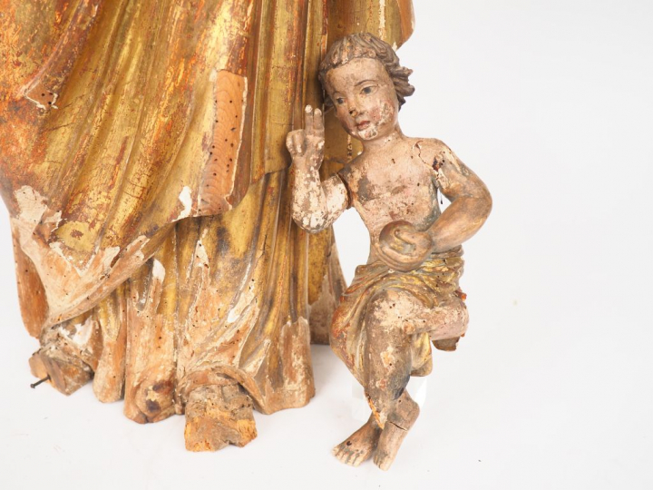 Ecole française XVIIIe. "Vierge à l'enfant". Sculpture en bois polychr