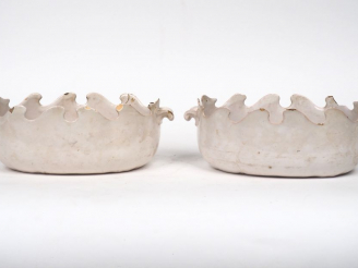 Vente aux enchères Paire de verrières fin XVIIIème - début XIXème en faïence blanche. Dim