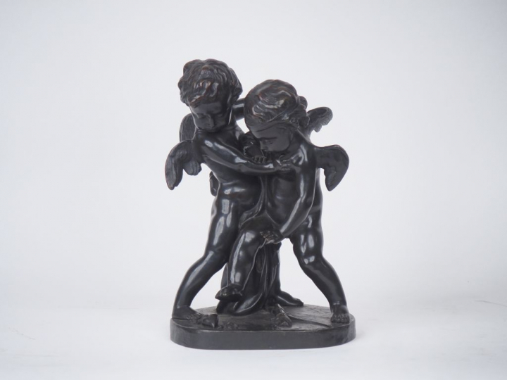 Ecole française XIXème. "Deux amours luttant". Sculpture en bronze à p