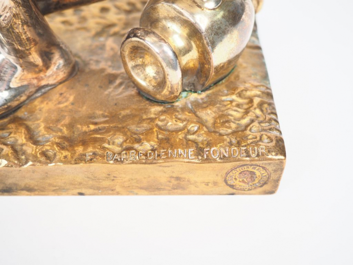 Ecole française XIXème. "Baigneuse". Sculpture en bronze argenté, font