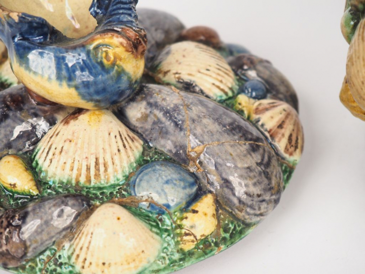 AVISSEAU (attribué à) Pot couvert XIXème en terre vernissée polychrome