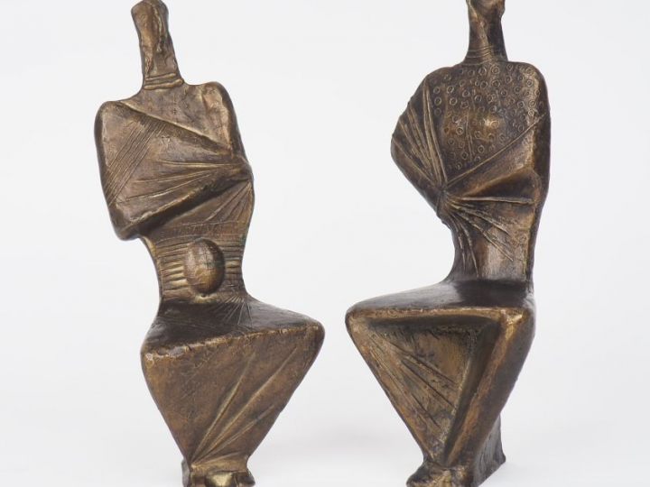 Ecole française XXème. "Couple de personnages". Paire de sujets en bro