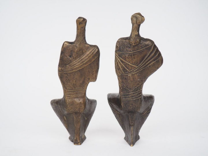 Ecole française XXème. "Couple de personnages". Paire de sujets en bro