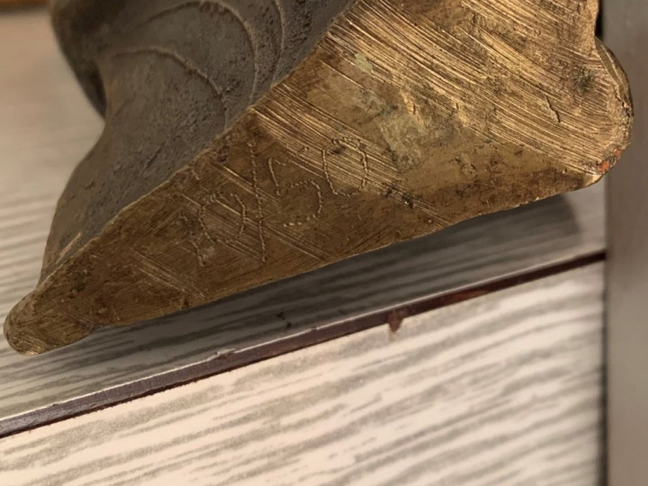 Ecole française XXème. "Couple de personnages". Paire de sujets en bro