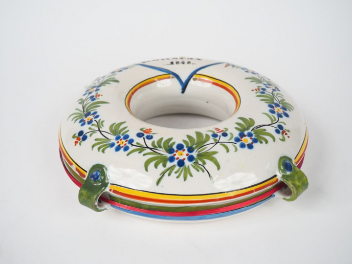 Gourde XIXème en faïence polychrome à décor de fleurs. Datée 1848. Dim