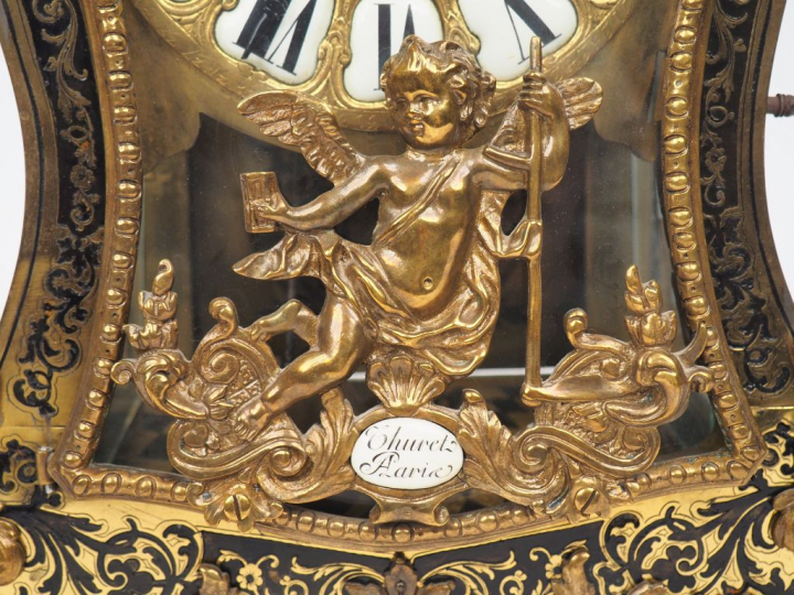 Cartel Napoléon III de style Louis XV en marqueterie Boulle surmonté d