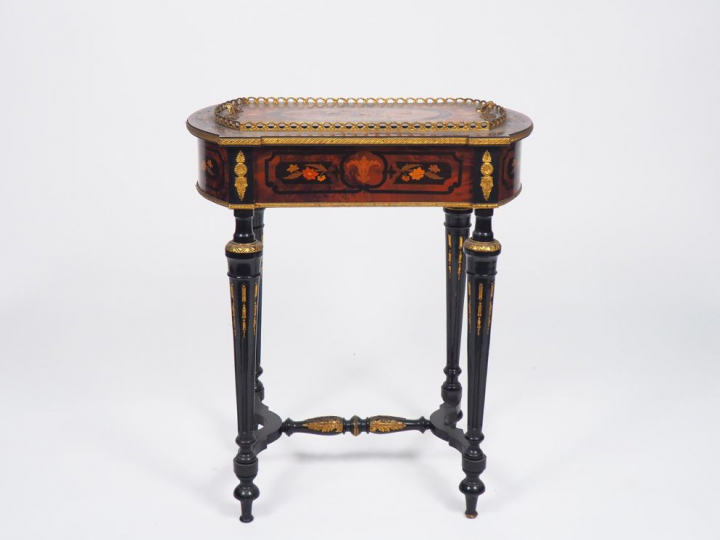 Jardinière Napoléon III de style Louis XVI en marqueterie à décor de f