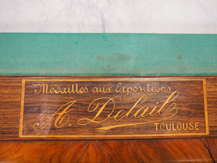 Billard Charles X en marqueterie représentant des Maréchaux d'Empire d