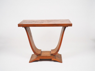 Vente aux enchères Table à jeux Art Déco formant console en placage de loupe de thuya,  p