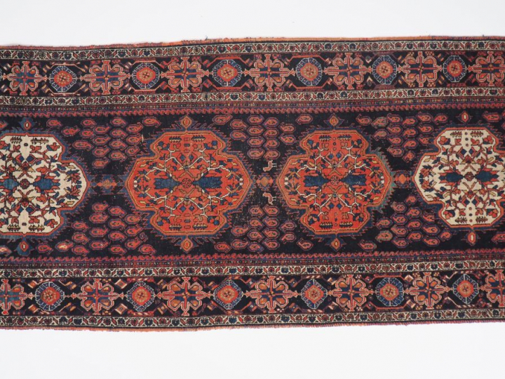 Tapis d'Orient Dim.338 x 100 cm