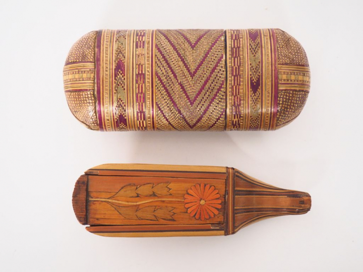 Etui XIXème en marqueterie de paille.  Dim. 13 x 6 cm. (manques) Boîte