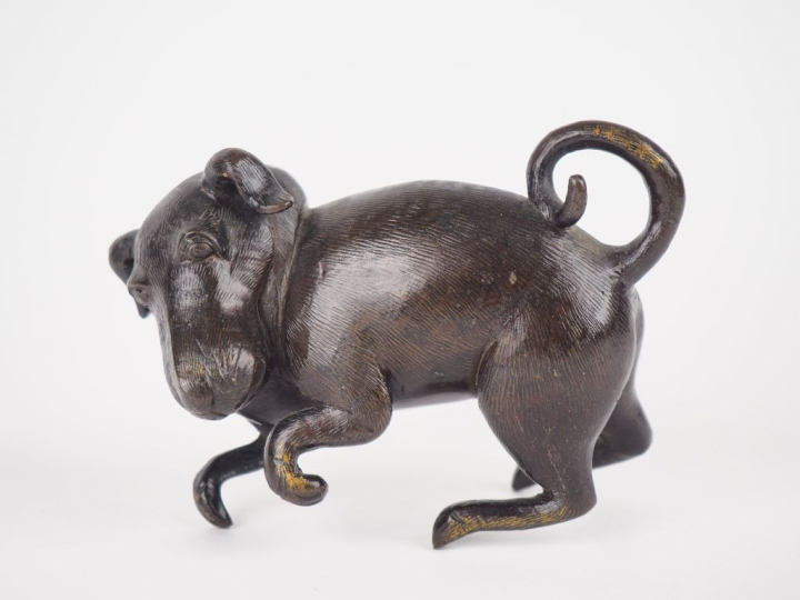 Sujet en bronze début XXème à patine brune "chiot chinois" Dim. 8 x 11