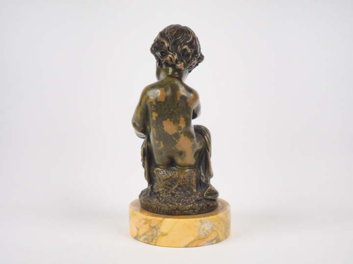 CLODION (d'après). "Amour aux oisillons". Sujet en bronze à patine ver