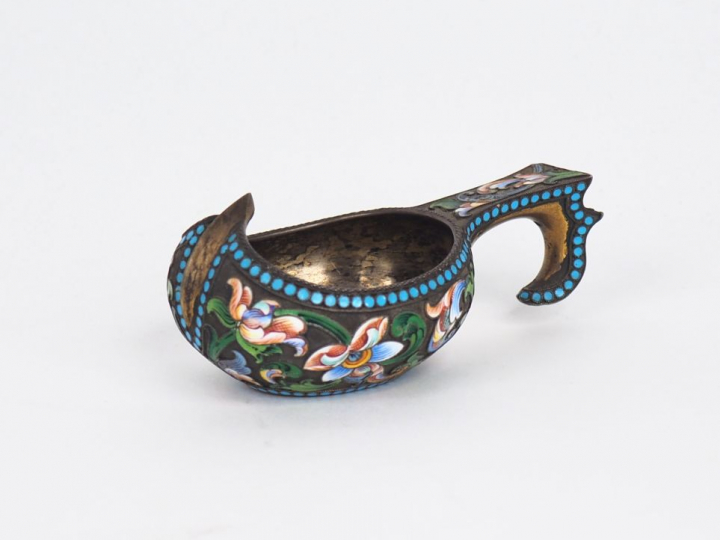 Kovsh en vermeil et émail cloisonné. Moscou, début du XXe siècle. Le c