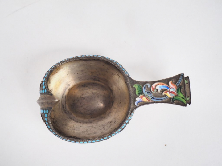Kovsh en vermeil et émail cloisonné. Moscou, début du XXe siècle. Le c