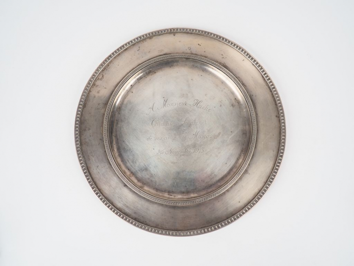 Karl FABERGÉ [Firme de]. Saint-Pétersbourg. Début XXe siècle. Plat cir
