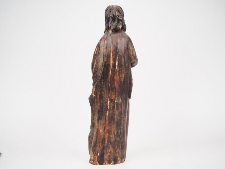 Sculpture XIXe en bois polychrome, "St Jean". H : 43cm. (Manques)