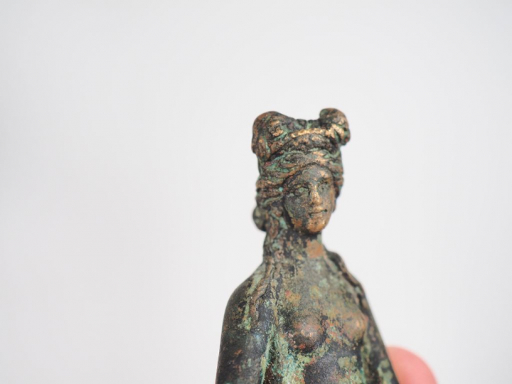 Statuette de Vénus en bronze.  Probablement Période romaine.  Accident
