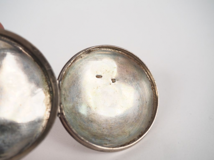 Trois boites en argent XVIIIème, fin XVIIIème et début XIXème à décor 