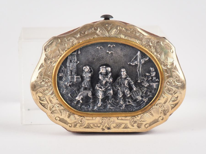 Porte-monnaie Napoléon III en métal, nacre, cuir et textile à décor d'