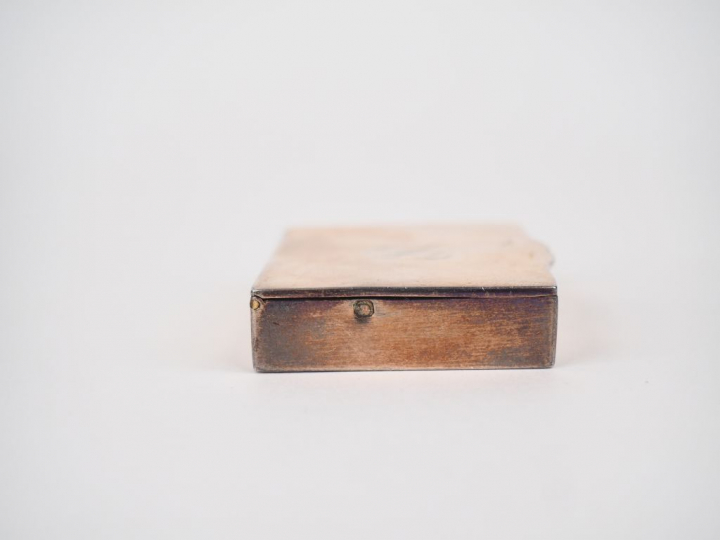Boîte à pilules en vermeil, monogramme Poinçon minerve. Poids : 48 g D