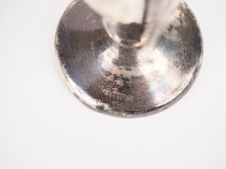Petit vase à anses en argent anglais. H. 14,5 cm Poids. 77 g  (petits 