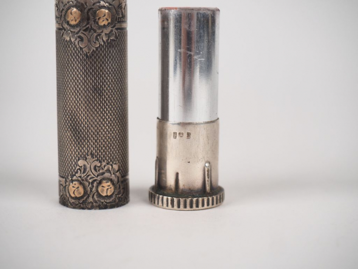 Etui à rouge à lèvres de style Louis XVI en argent à décor de rinceaux