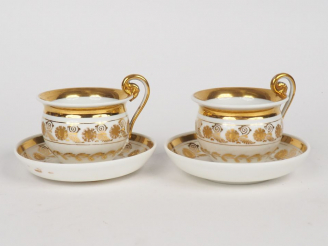 Vente aux enchères Paire de tasses et sous tasses XIXème en porcelaine de Paris à décor d