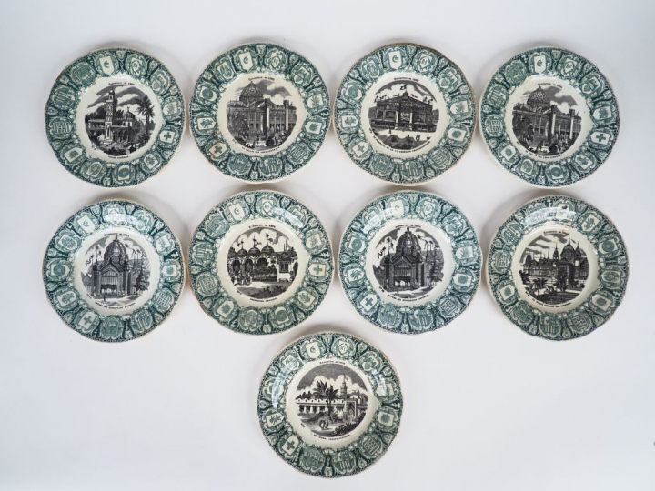 Manufacture de CREIL et MONTEREAU 9 assiettes en faïence à décor en gr