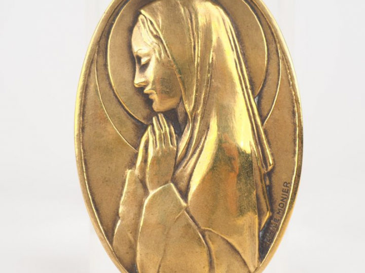 Emile MONIER. "Sainte Vierge". Grande médaille en bronze, signée en ba