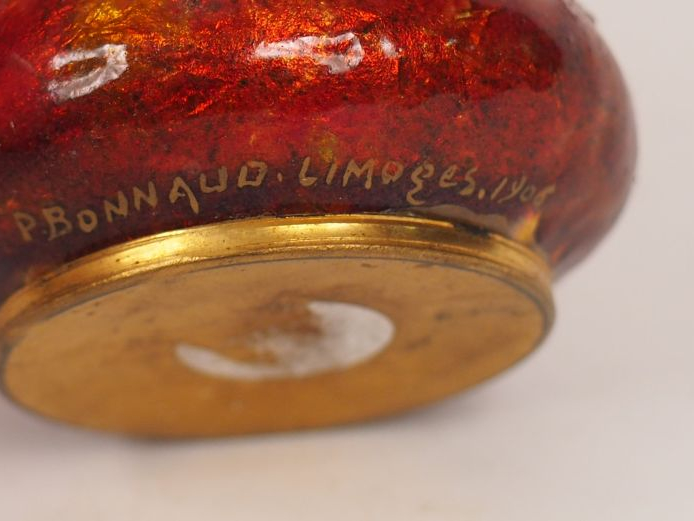	BONNAUD.  Soliflore 1900 en émail. Signé et daté 1906.  H. 9 cm
