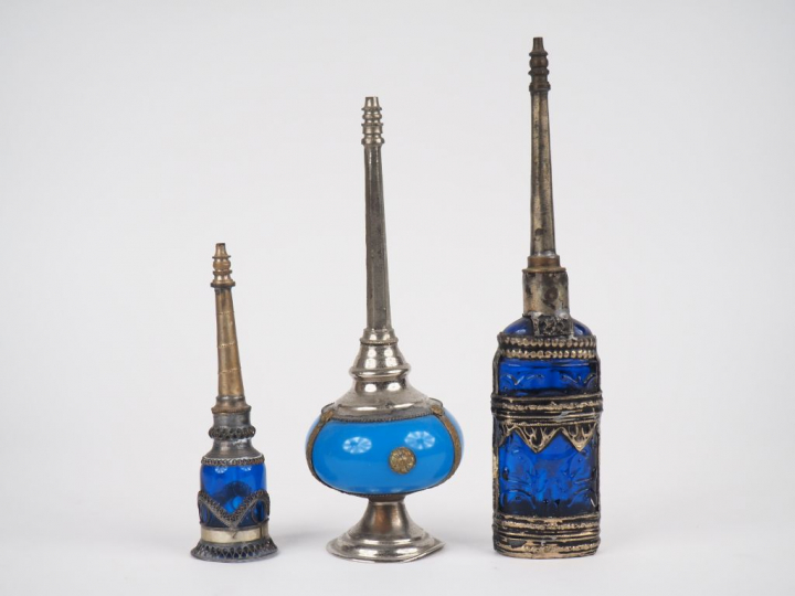 3 aspersoirs Afrique du nord en métal argenté ou argent bas-titre et v